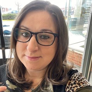 Meet your Posher, Courtney